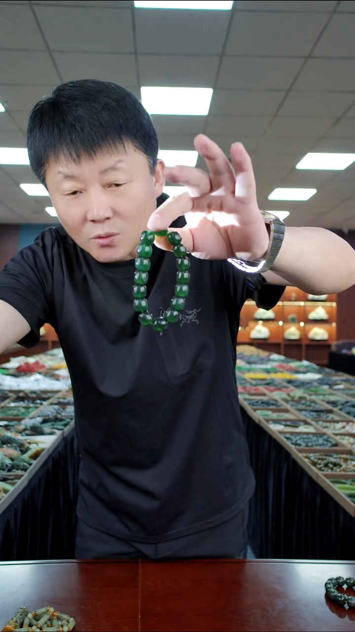 未镶嵌蛇纹石玉手串手串