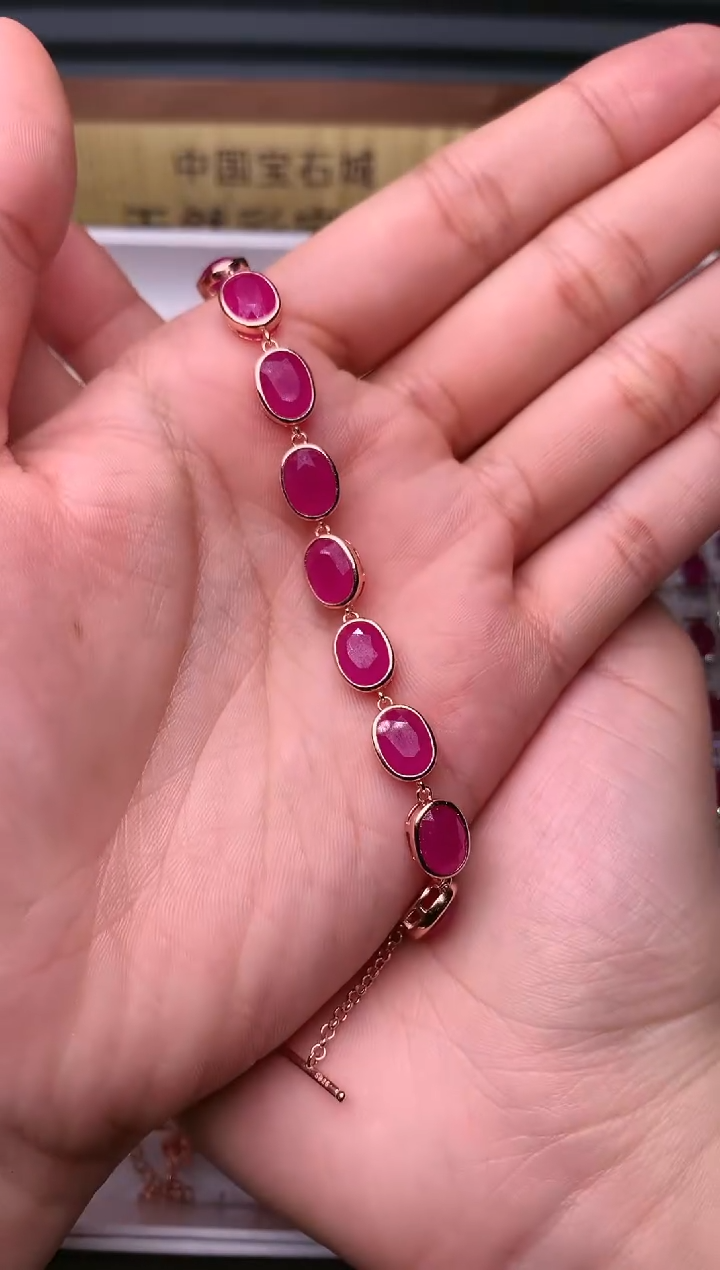 【闪购商品】红宝石手链银S925镶嵌........