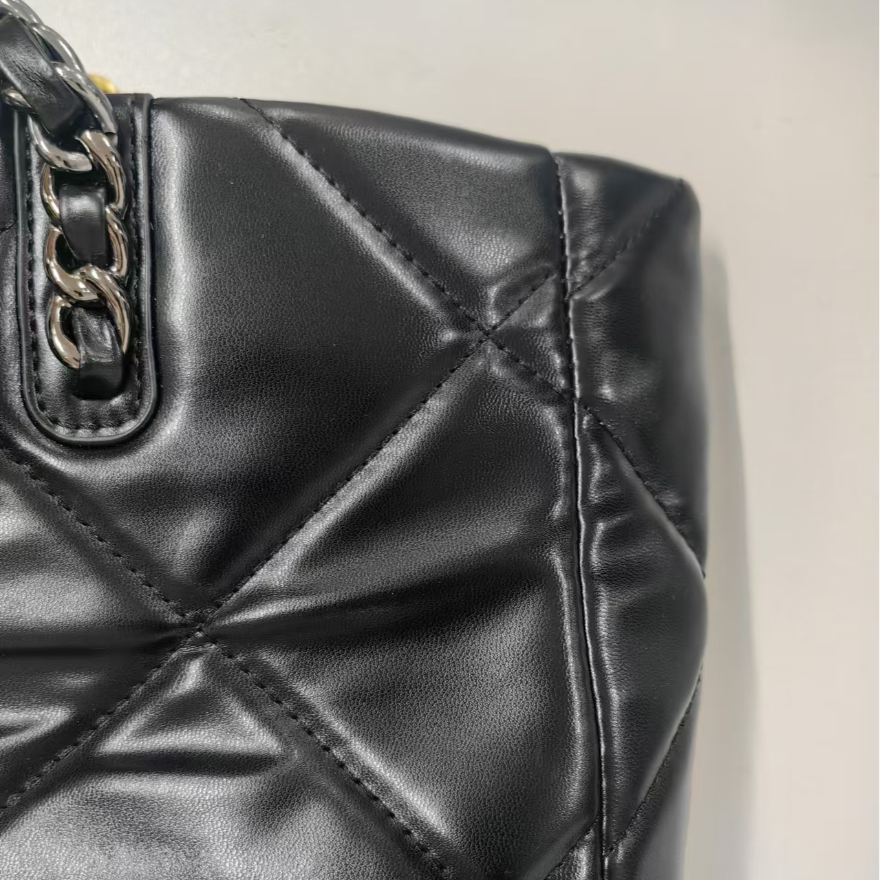 真好看啊~黑色购物袋包包