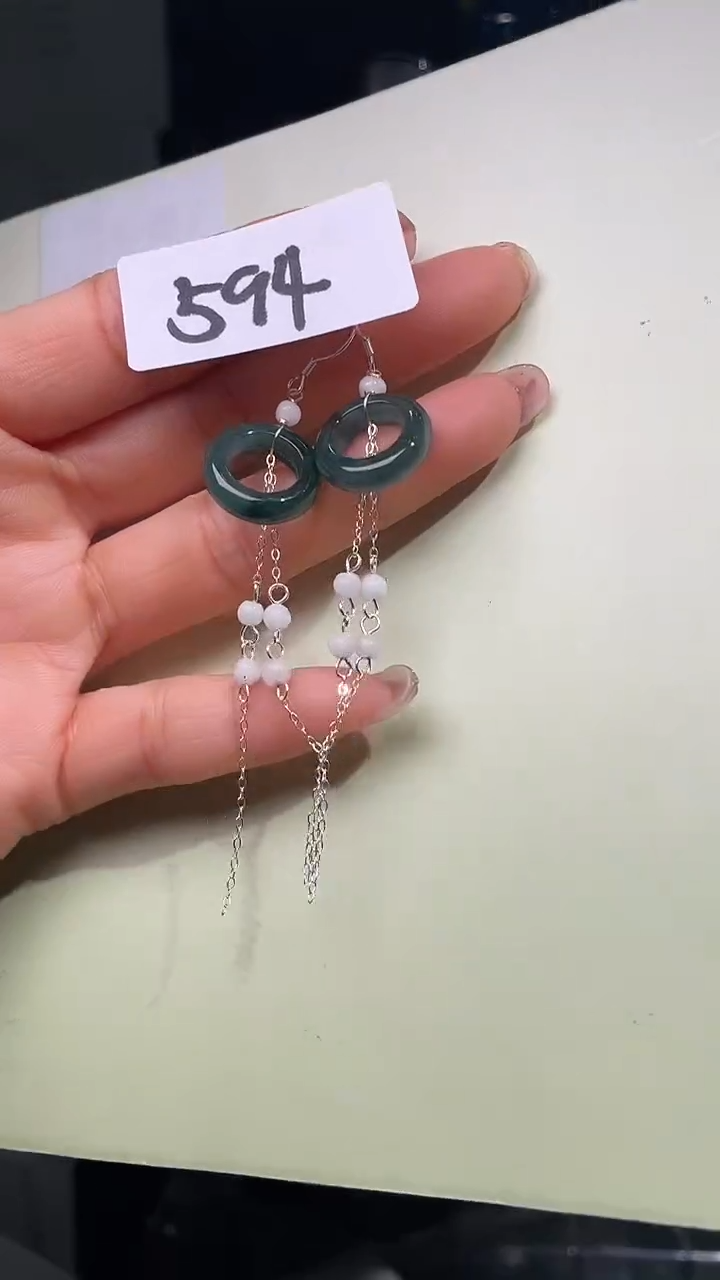 未镶嵌翡翠耳饰喜欢拍