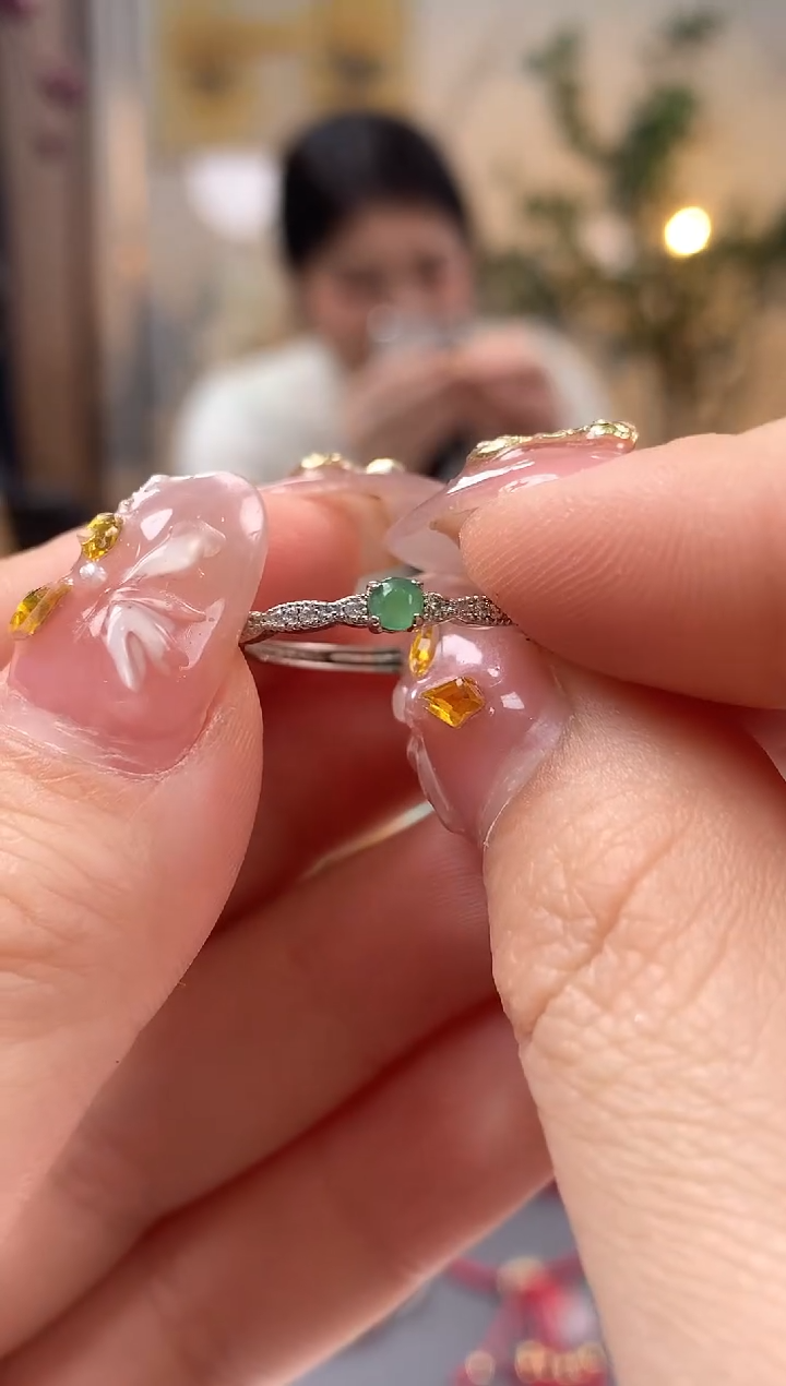 【闪购商品】翡翠吊坠(不含链)未镶嵌戒指