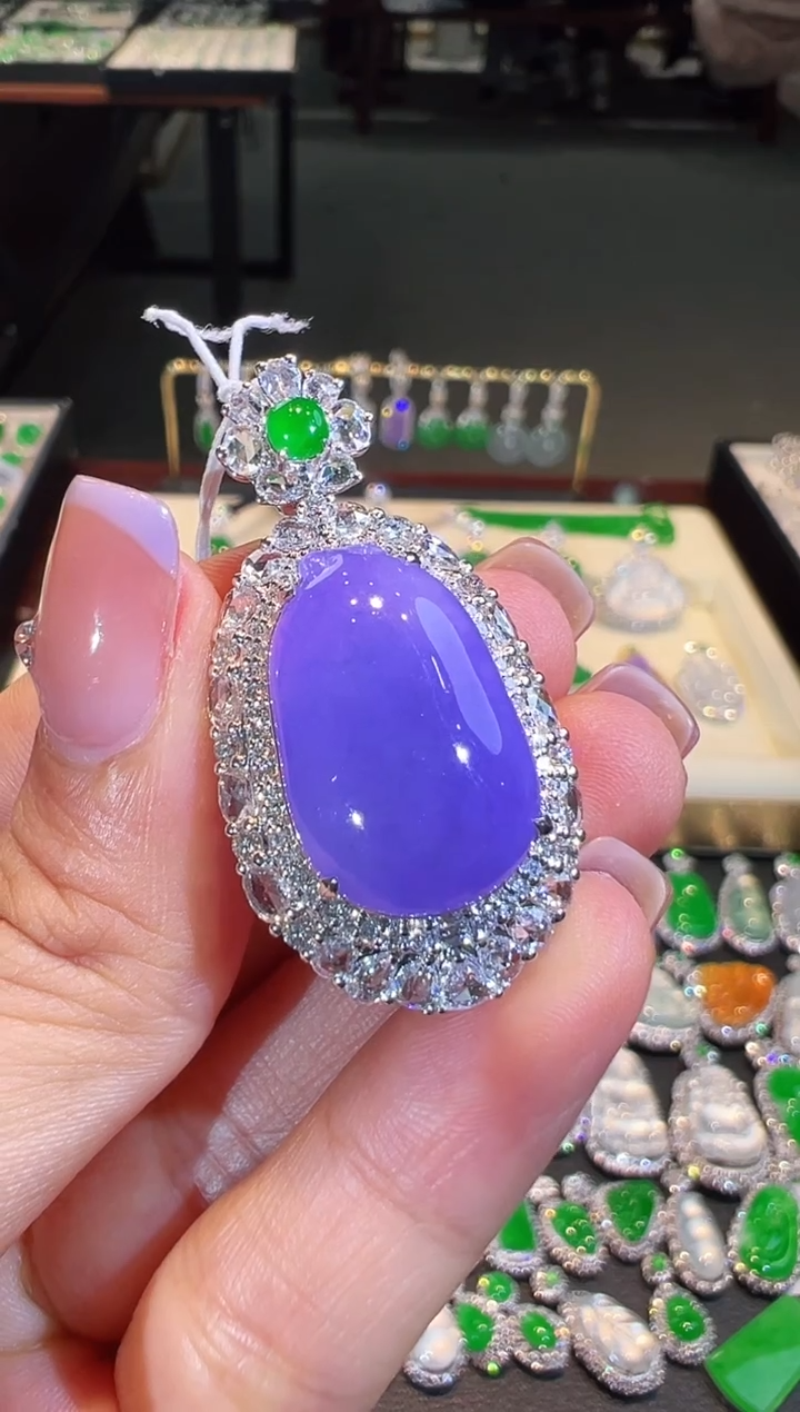 【闪购商品】翡翠吊坠(不含链)18K金镶嵌翡翠