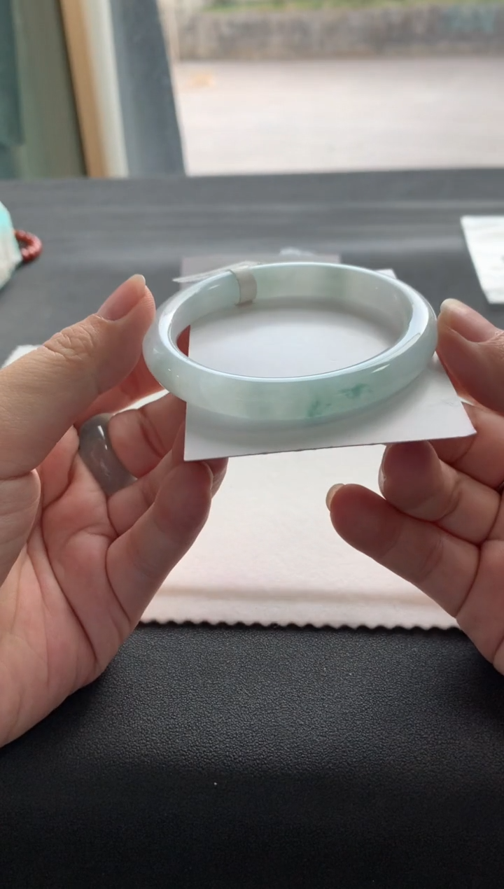 【闪购商品】翡翠手镯未镶嵌54.8圆条A7912买断