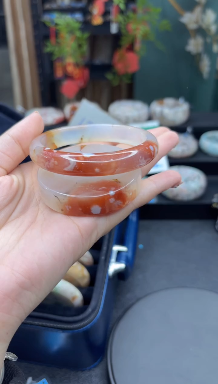 【闪购商品】石英质玉手镯未镶嵌1052（62圈赠送镯心）