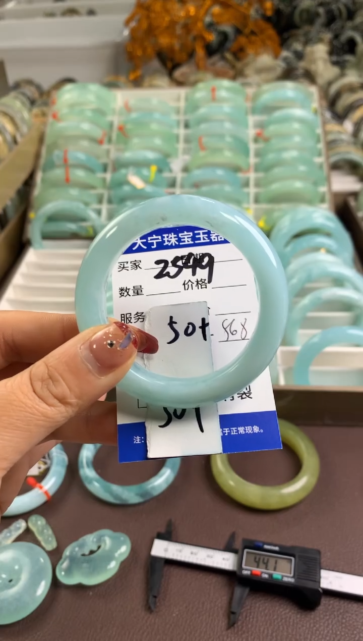 【闪购商品】蛇纹石玉手镯未镶嵌2549