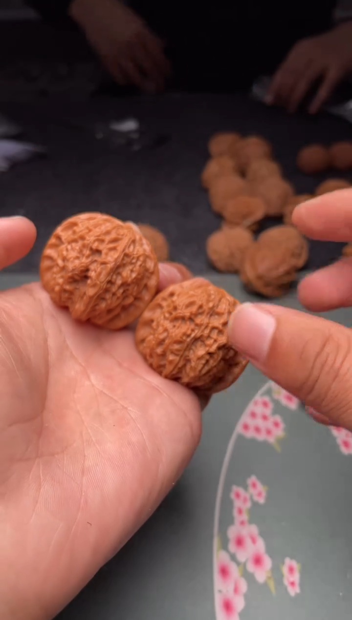 把件文玩核桃a145  血麒麟 40尺