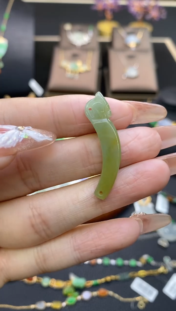 【闪购商品】翡翠颈饰未镶嵌净货12017