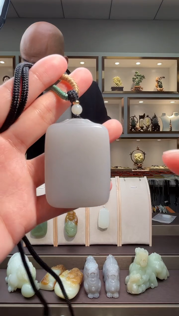 颈饰未镶嵌和田玉苏