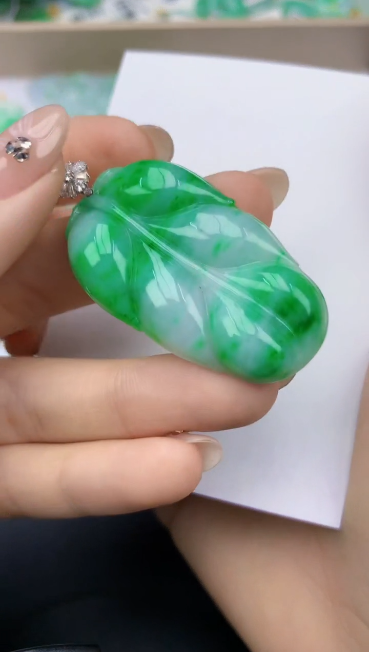 颈饰18K金镶嵌翡翠天然缅甸a货翡翠百元以上9元证书费自理