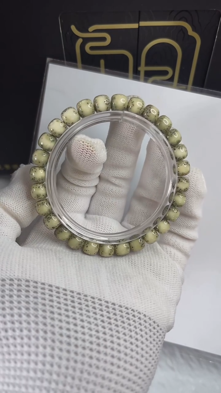 手串星月菩提小驼包8x7.d072