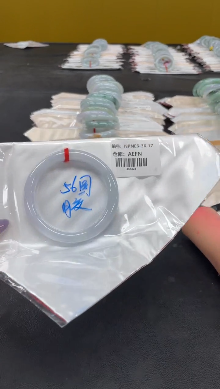 未镶嵌手镯翡翠翡翠手镯