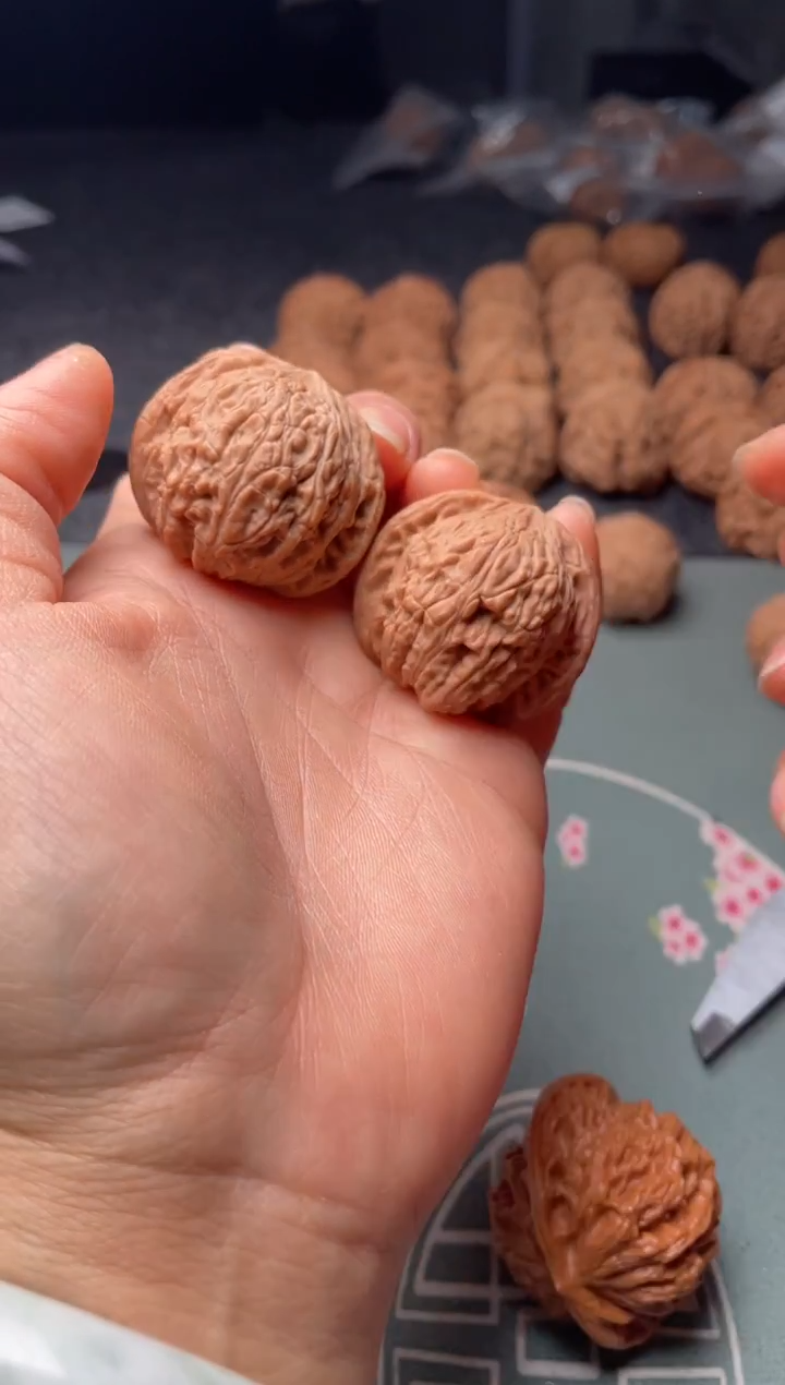 把件文玩核桃w68  绣球  37尺