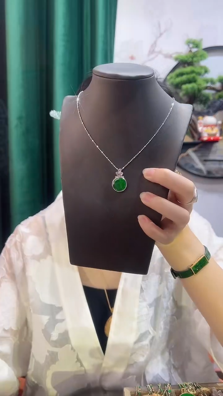 翡翠铂Pt950镶嵌颈饰888888888888