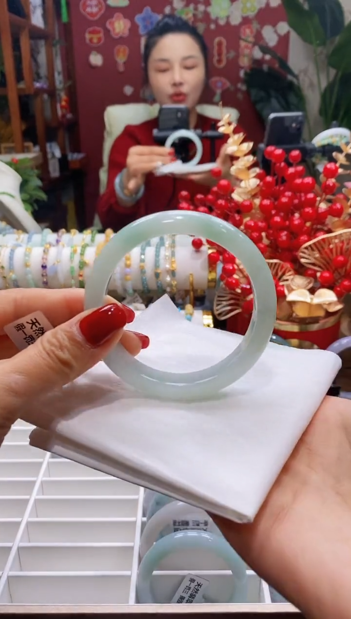 【闪购商品】翡翠手镯未镶嵌102圈口5758/12.4*8.1