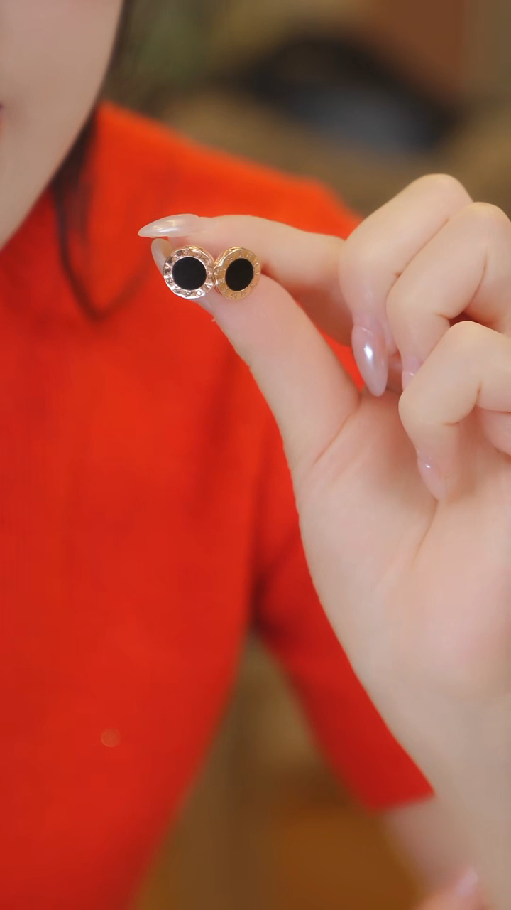 18K金镶嵌耳钉玛瑙/玉髓耳钉