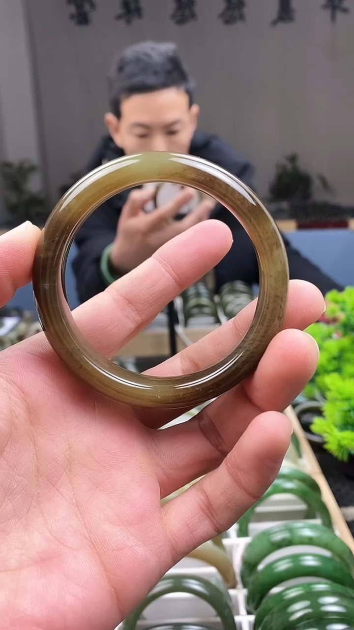 【闪购商品】和田玉手镯未镶嵌57.5