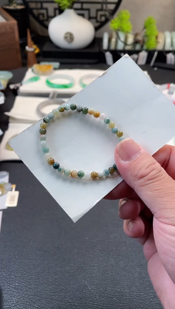 翡翠未镶嵌颈饰有纹裂