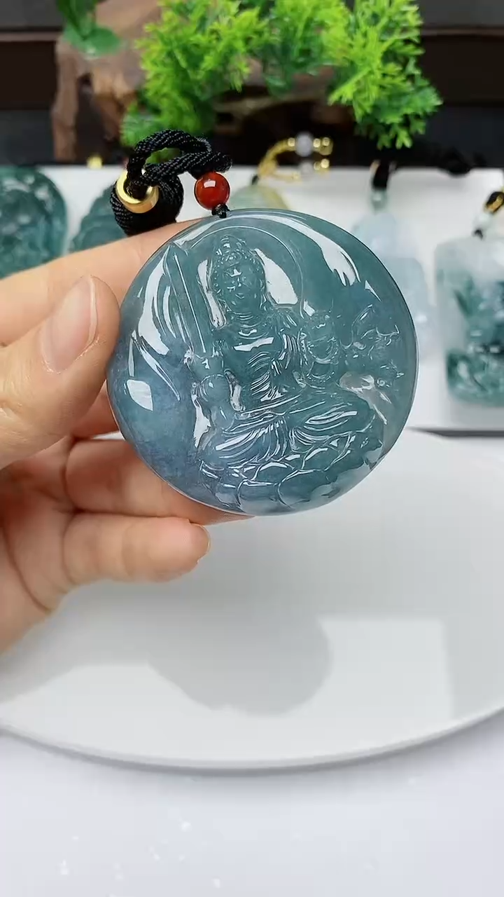 【闪购商品】翡翠颈饰未镶嵌         