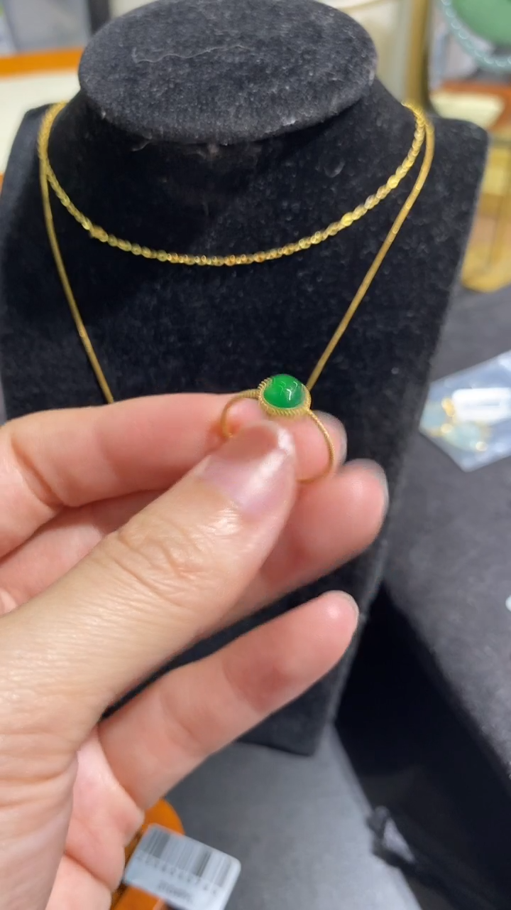 翡翠18K金镶嵌颈饰戒指（默认14圈）联系客服改圈