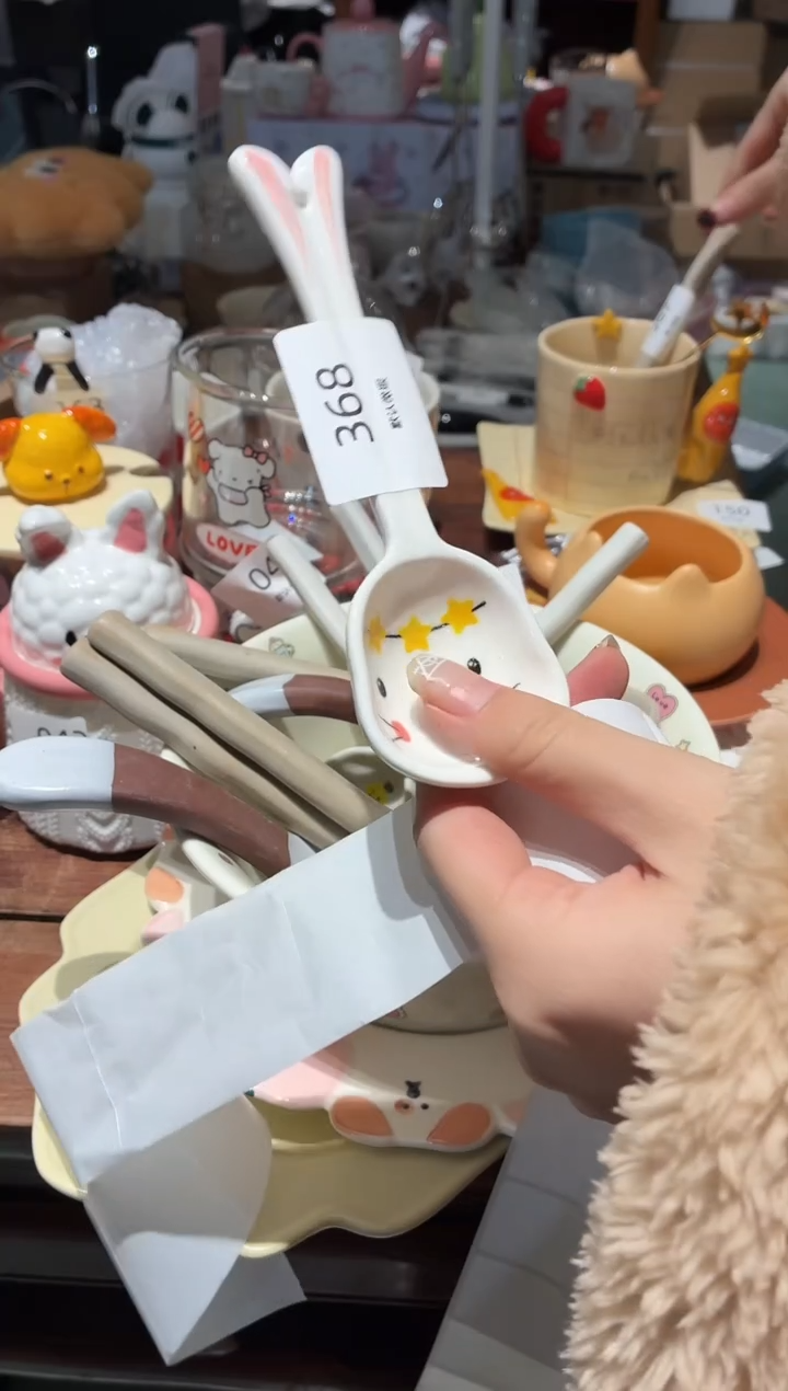 瓷368兔子勺 瑕疵
