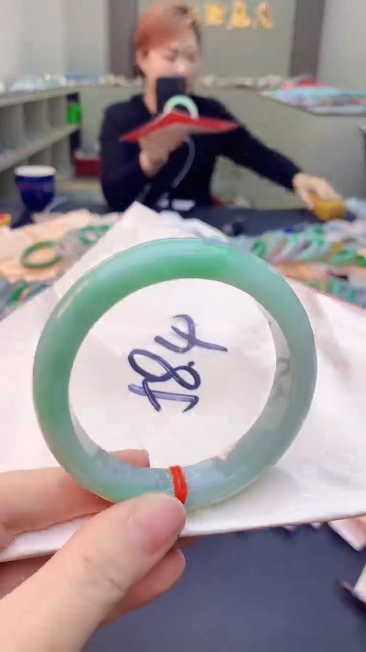 【闪购商品】翡翠手镯未镶嵌0884334129