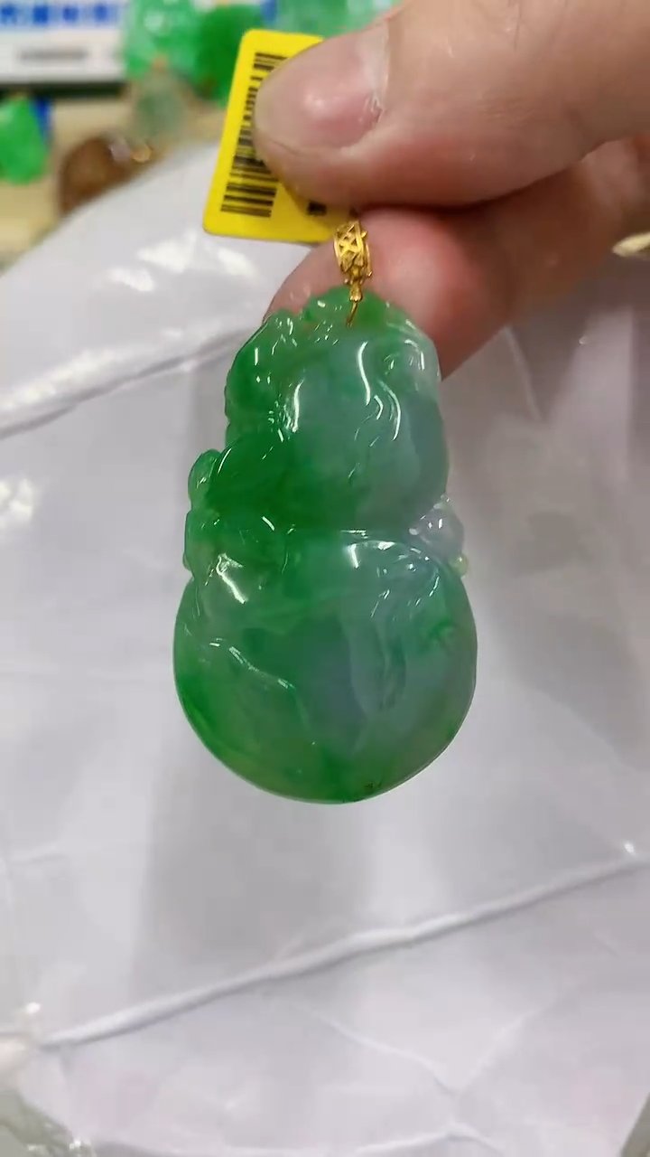 翡翠18K金镶嵌颈饰挂件