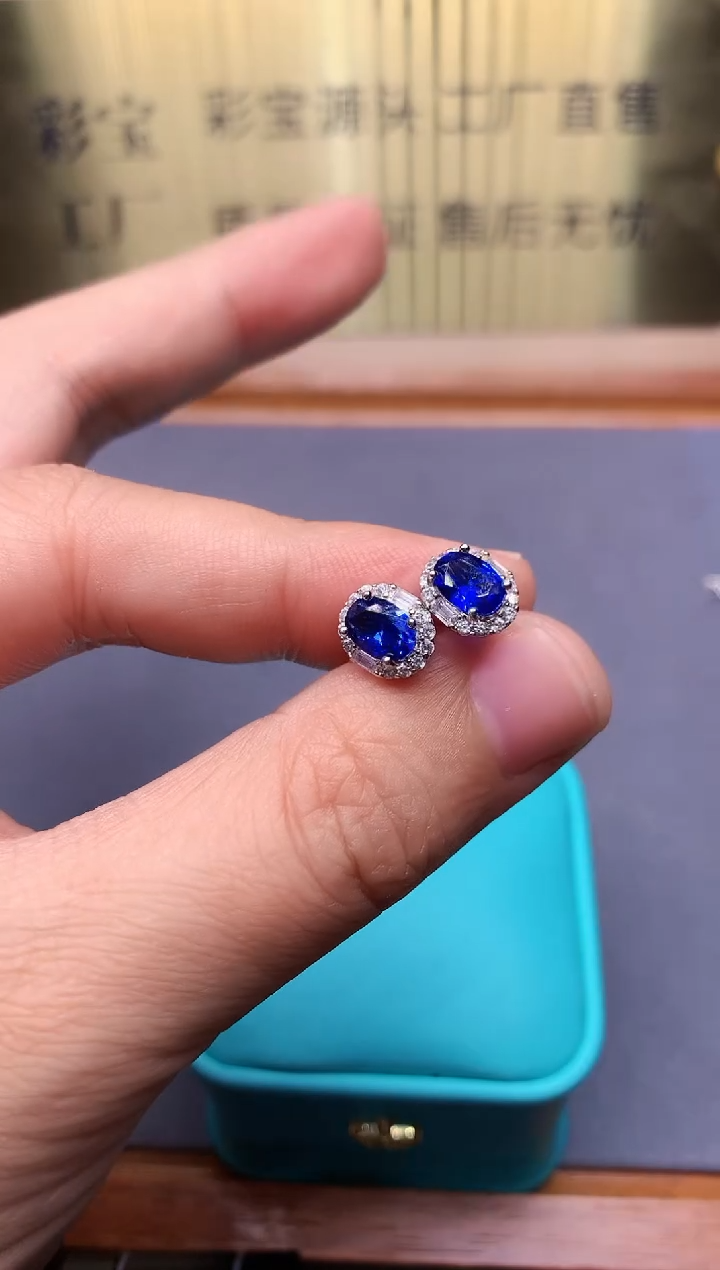 【闪购商品】蓝宝石耳饰银S925镶嵌........