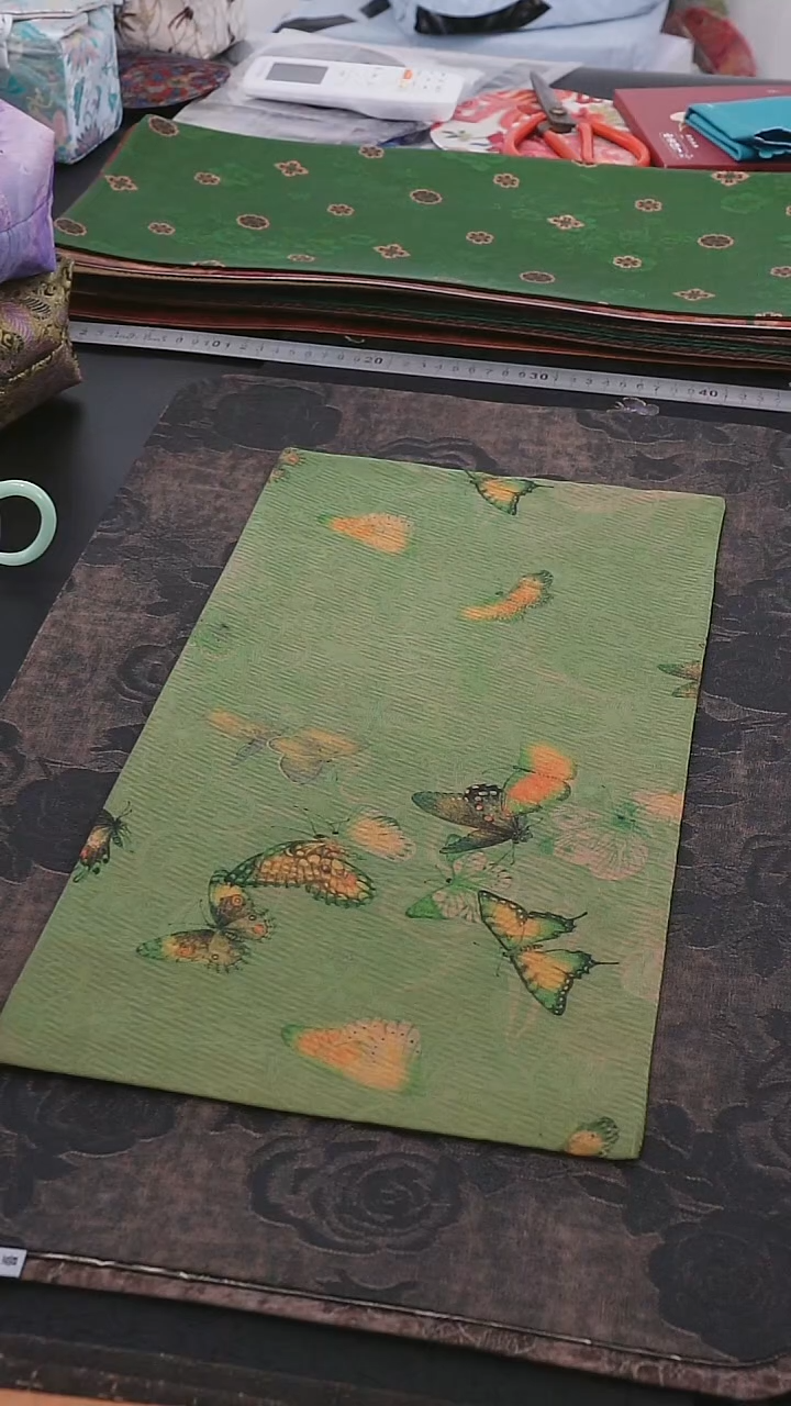 50+24香云纱蝴蝶纹