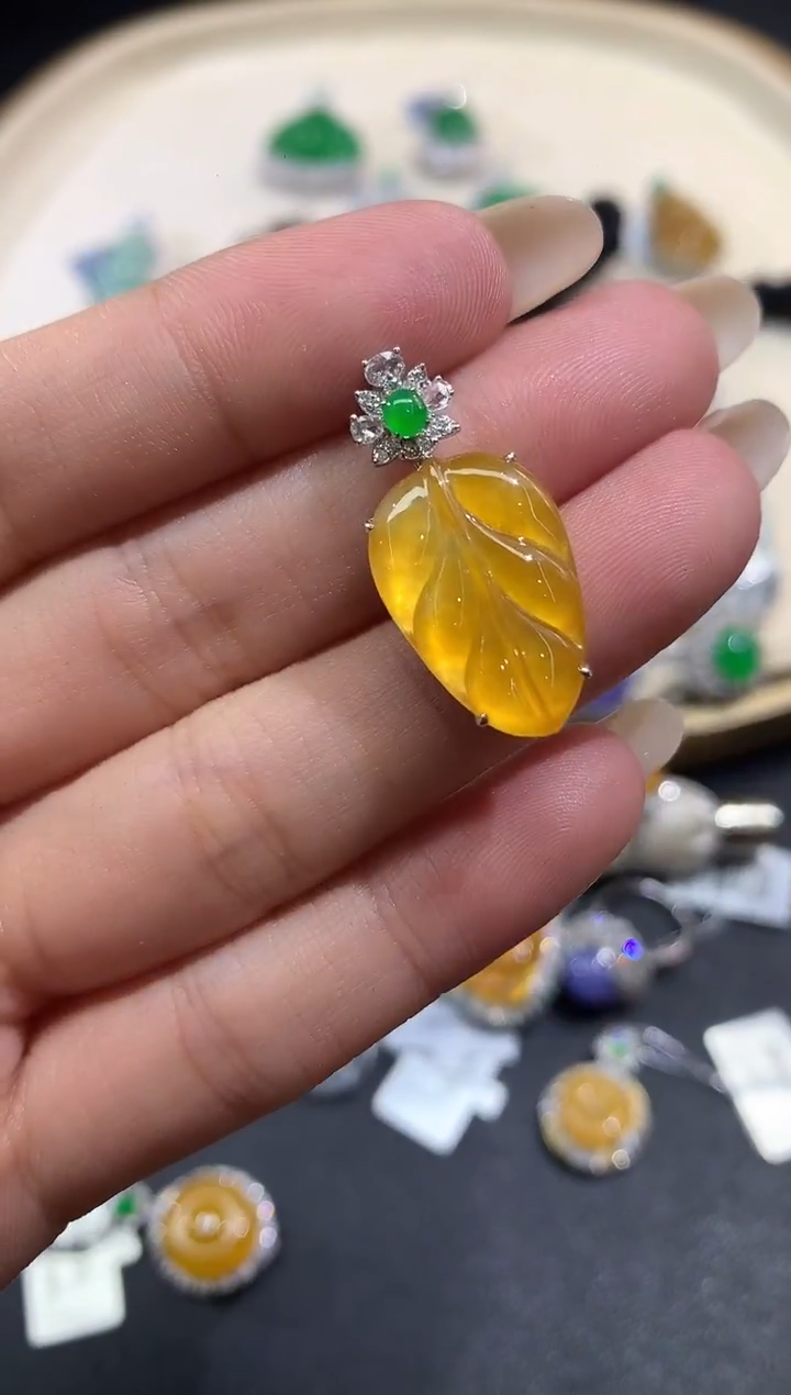 吊坠(不含链)18K金镶嵌翡翠A563|13800