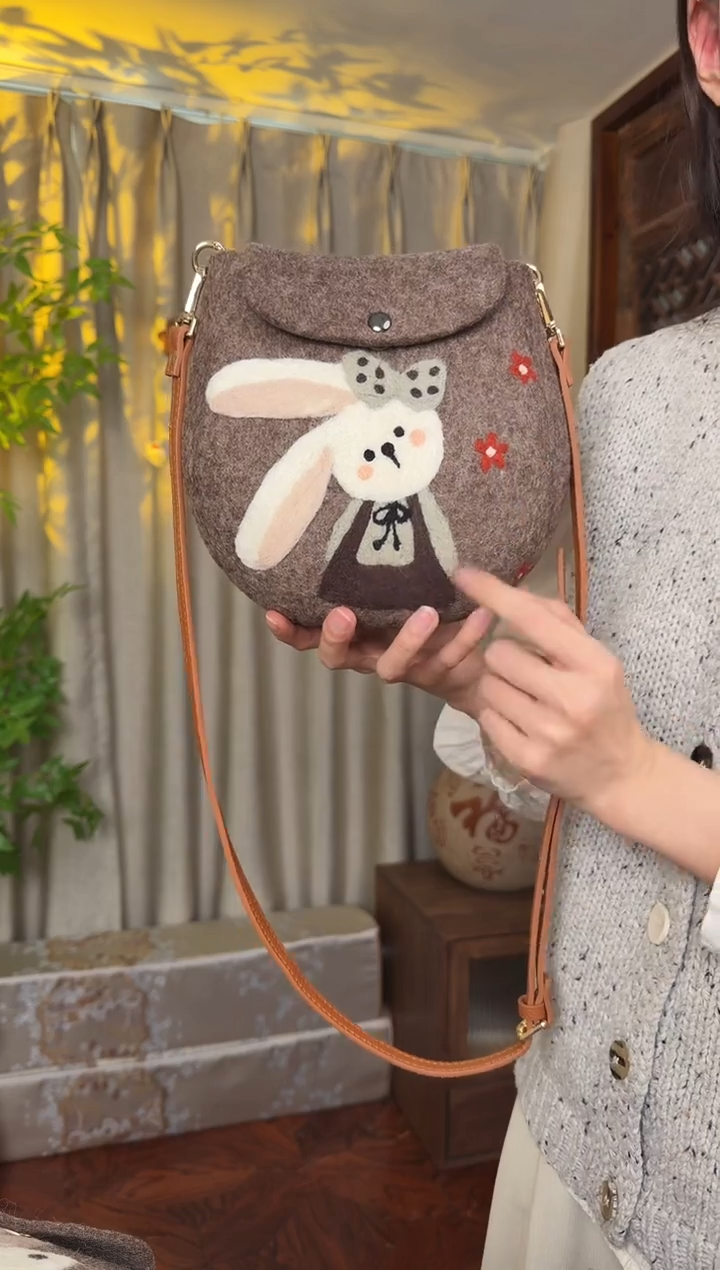 羊毛非遗羊毛毡包 蛋蛋包三花兔