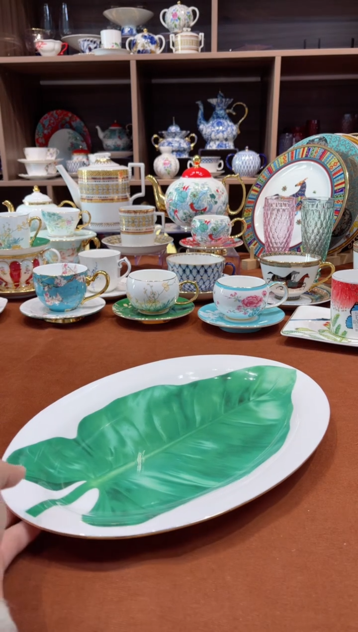 【闪购商品】瓷片雨林鱼盘······