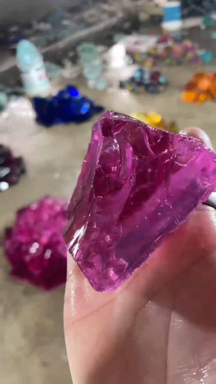 新疆五彩石原石摆件