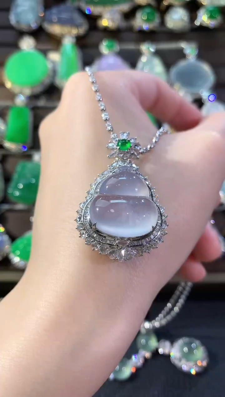 吊坠(不含链)18K金镶嵌翡翠冬日珠宝Q89