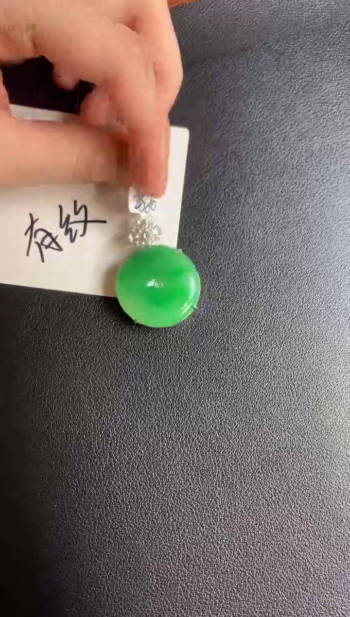 翡翠银S925镶嵌颈饰翡翠1