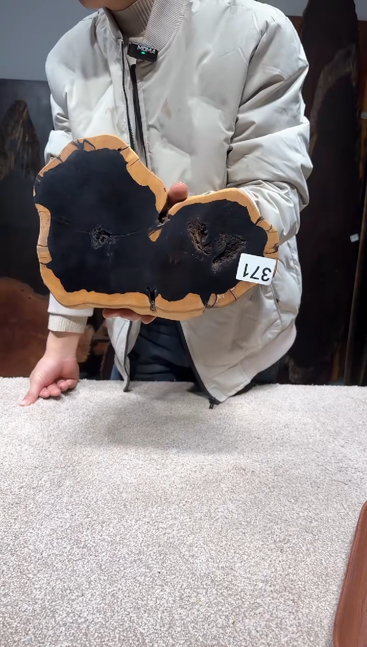 【闪购商品】东非黑黄檀（紫光檀）尺寸20*28*3编号371