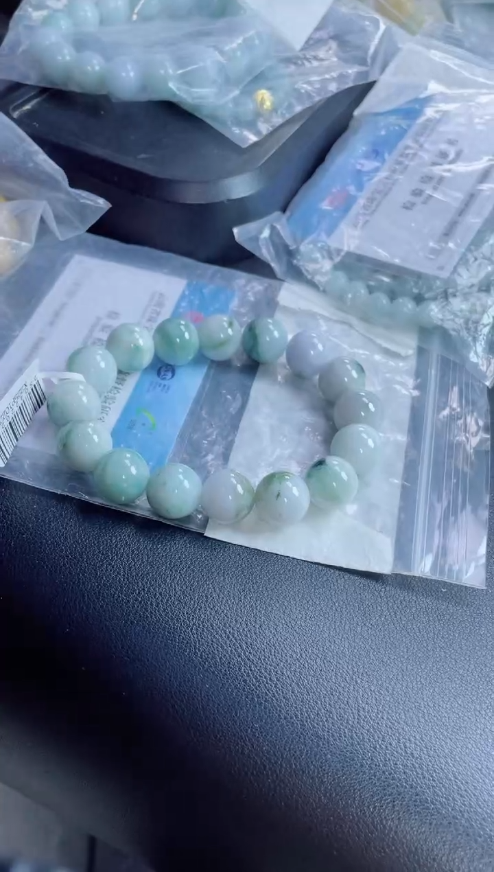 定制翡翠未镶嵌珠串