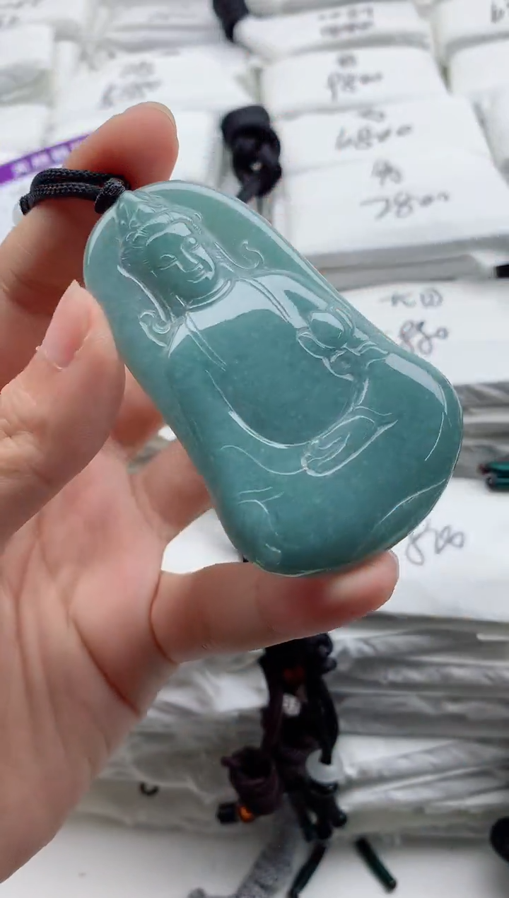 翡翠未镶嵌颈饰8