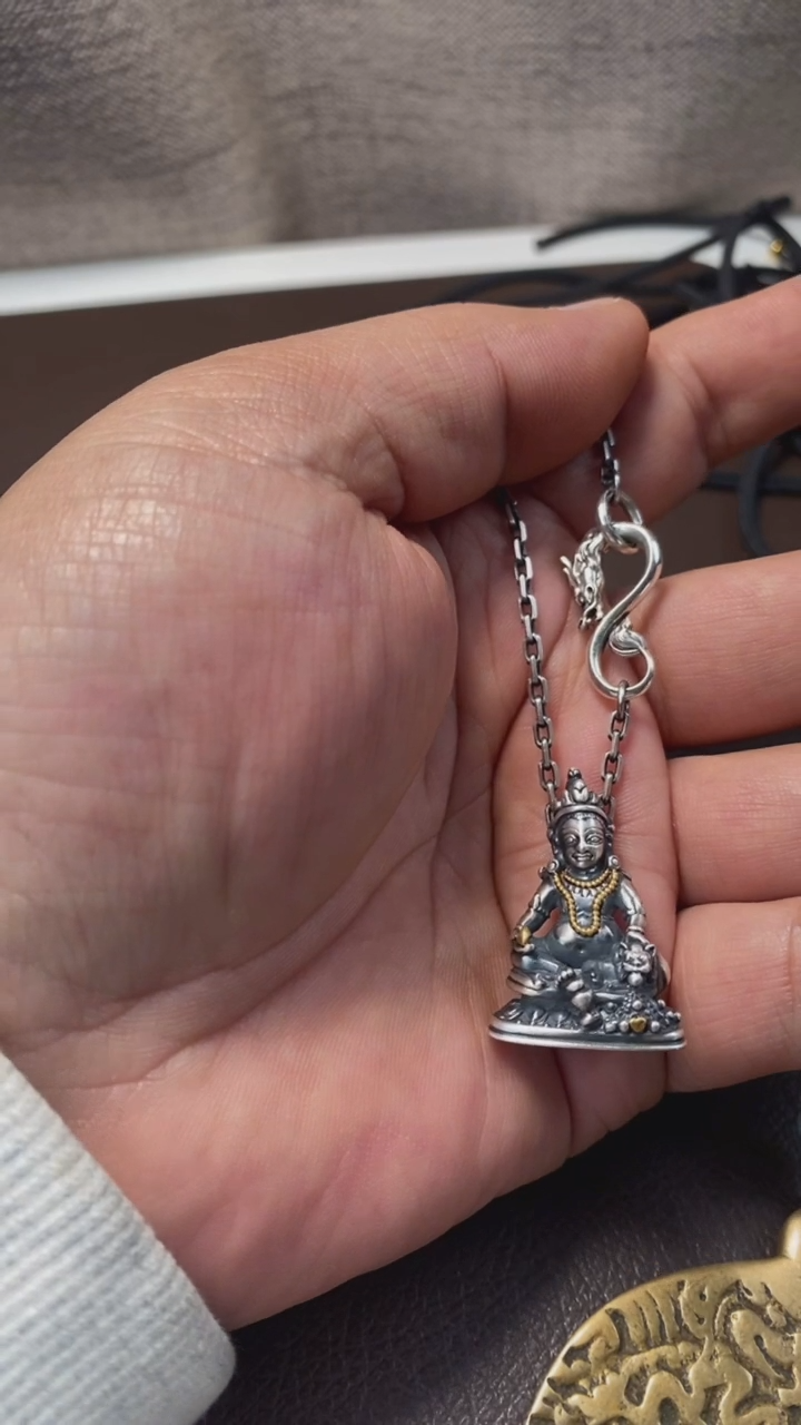 【闪购商品】诺拉（多样性发货，发其一）