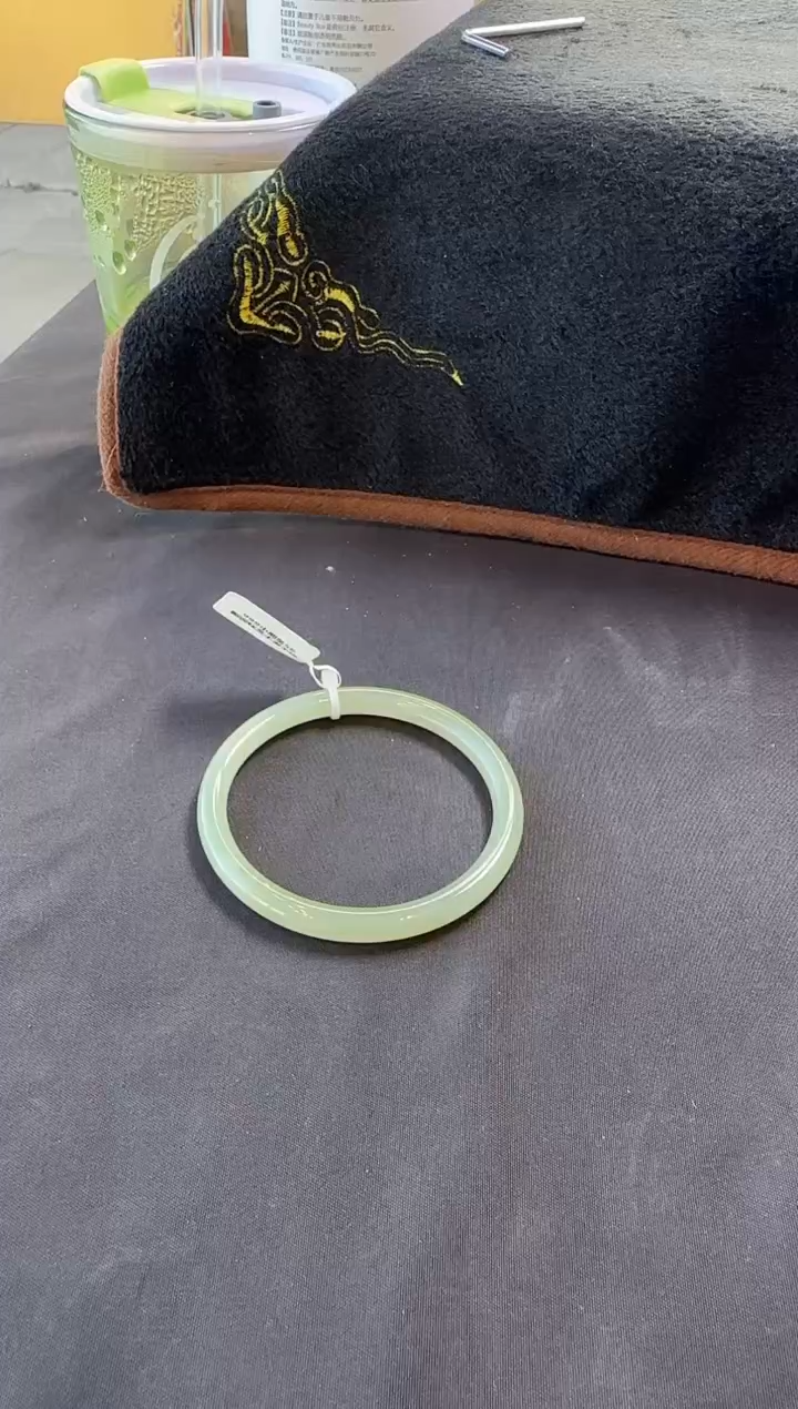 未镶嵌手镯和田玉?****?999小细条56