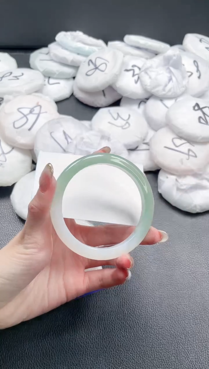 【闪购商品】石英质玉手镯未镶嵌04J133-60