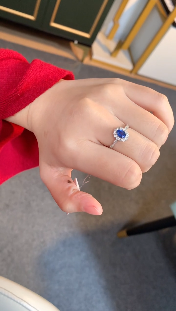 【闪购商品】蓝宝石戒指18K金镶嵌蓝宝石