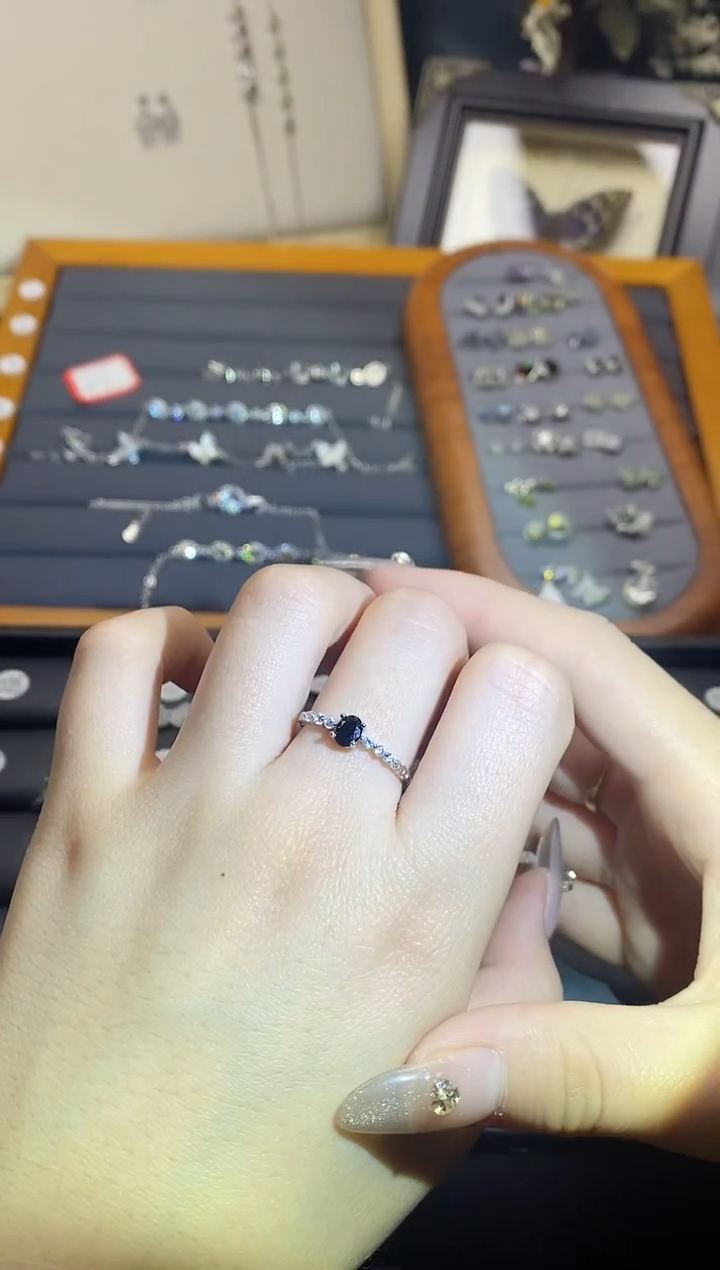 【闪购商品】水晶手链银S925镶嵌A82 