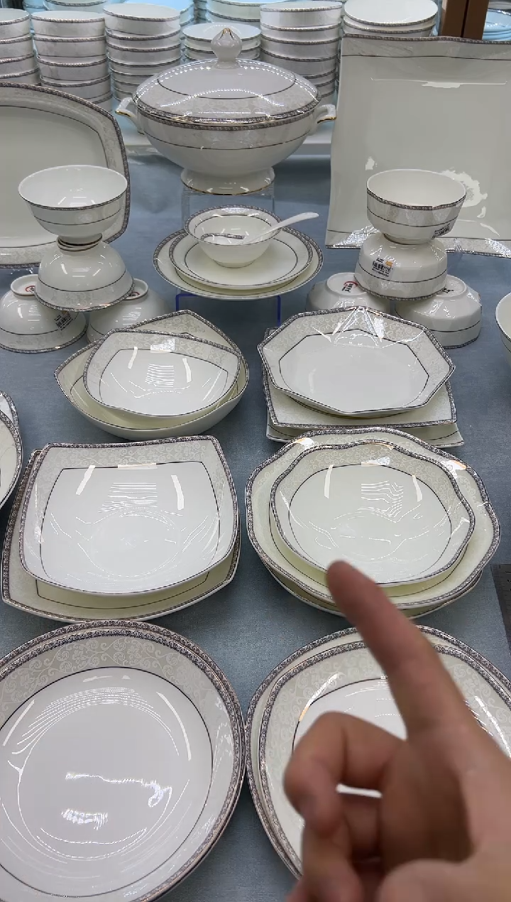 骨瓷玲珑4.5钻石4个 