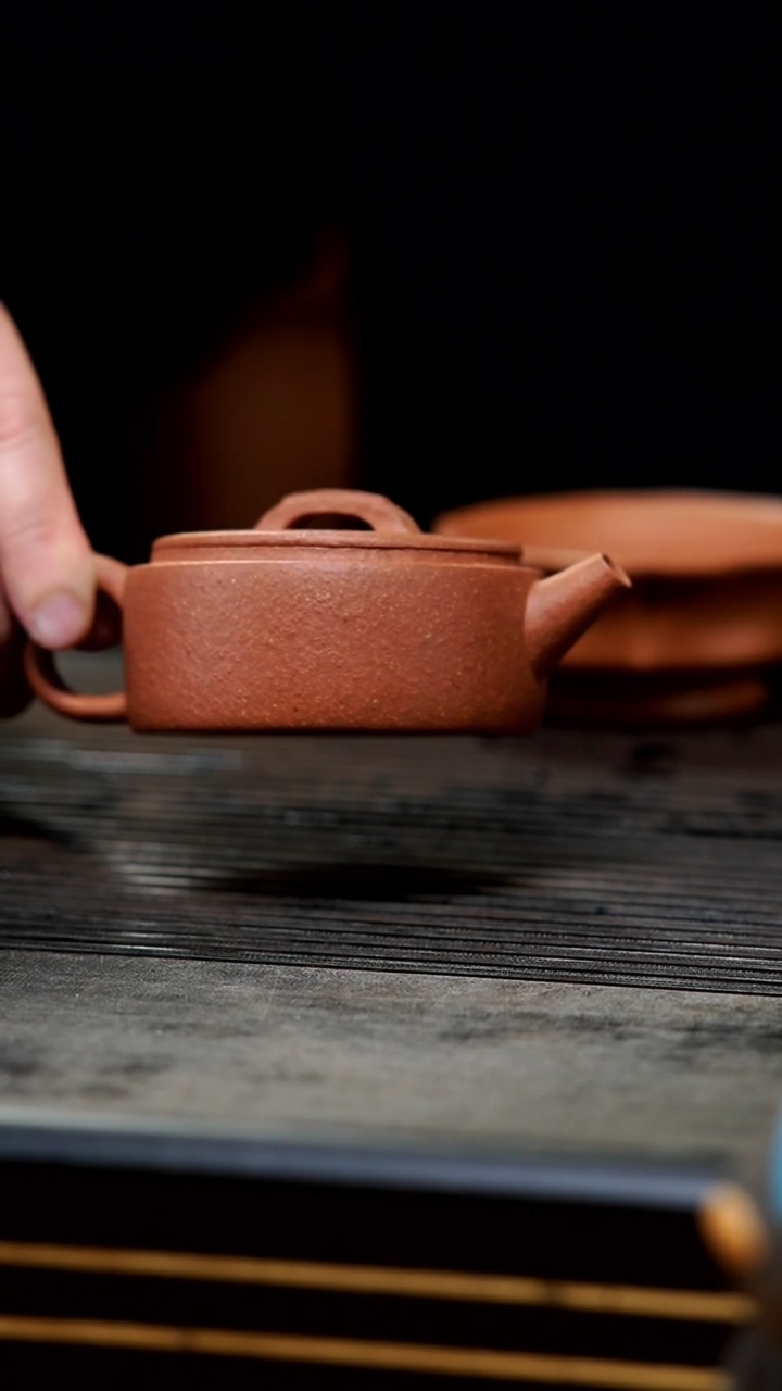 【闪购商品】紫砂茶壶01-全手红降坡小汉瓦110cc