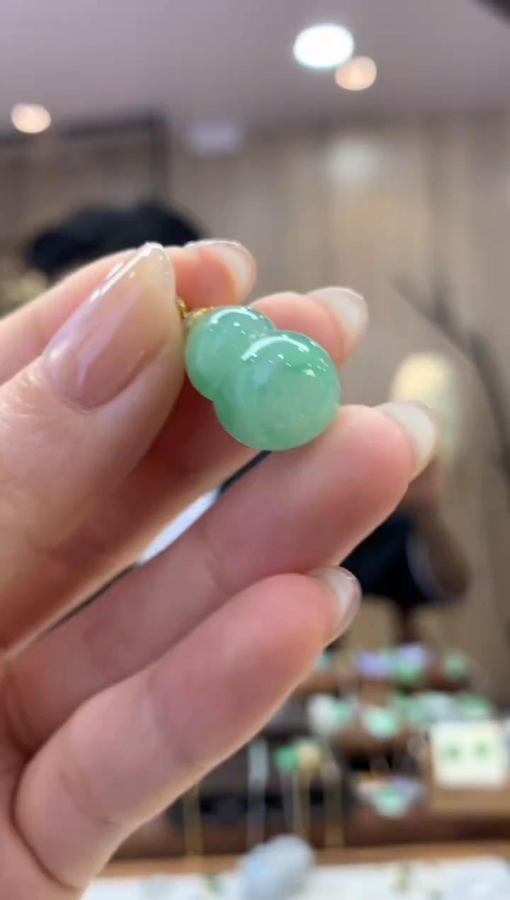 翡翠18K金镶嵌吊坠(不含链)葫芦