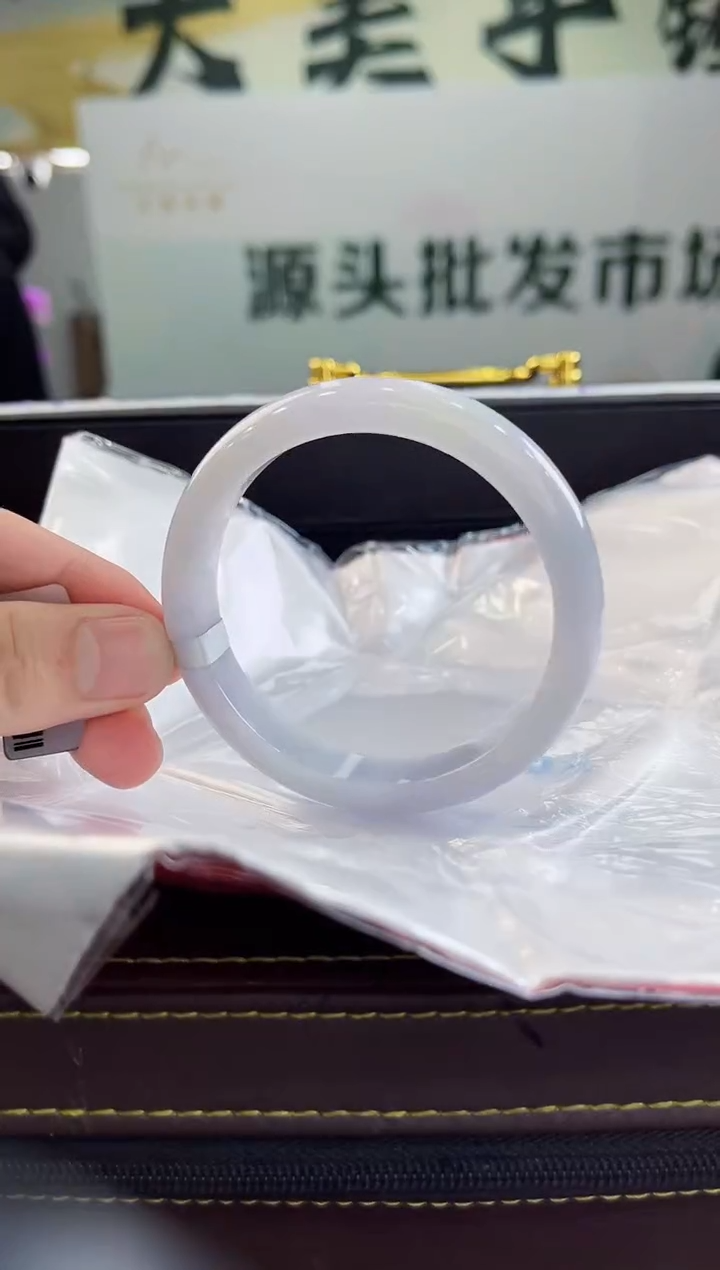 【闪购商品】翡翠手镯未镶嵌手镯