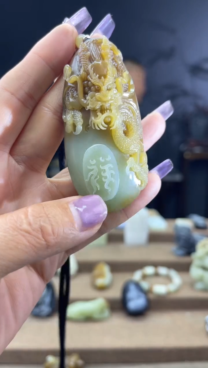 颈饰未镶嵌和田玉1