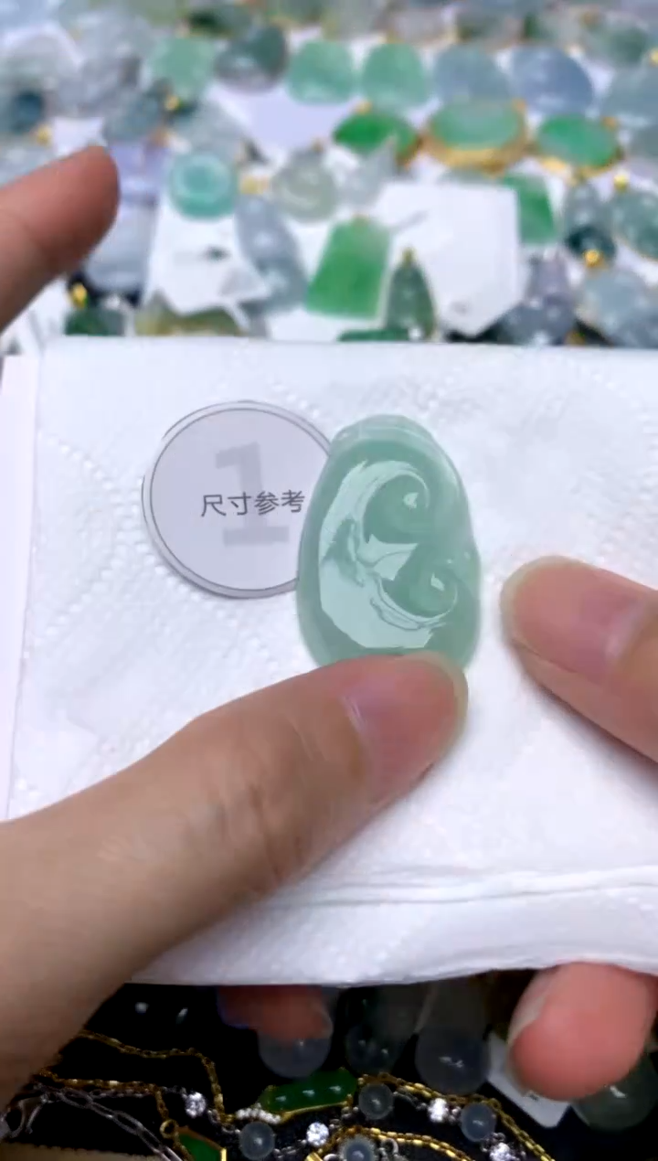 颈饰未镶嵌翡翠天然A货翡翠