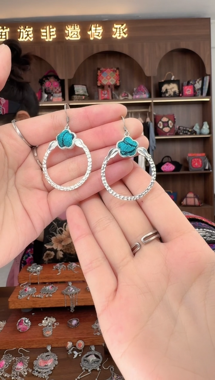 【闪购商品】织绣扶光苗绣传承126