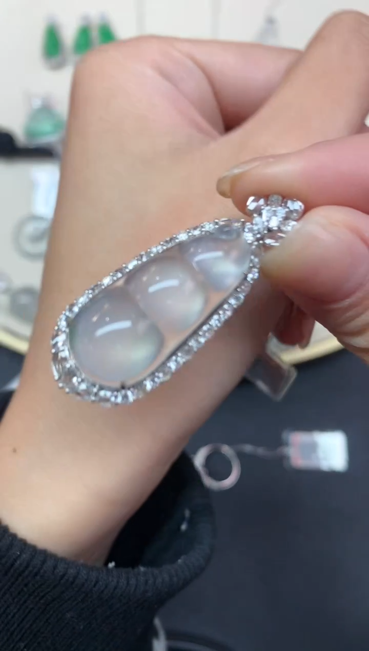 【闪购商品】翡翠吊坠(不含链)18K金镶嵌吊坠A109|38000